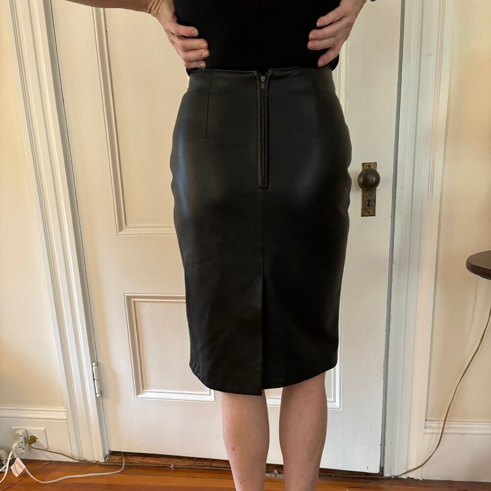 Size 4 Black Knee Length Leather Pencil Skirt - Pelle Studios by Wilsons - Picture 3 of 6